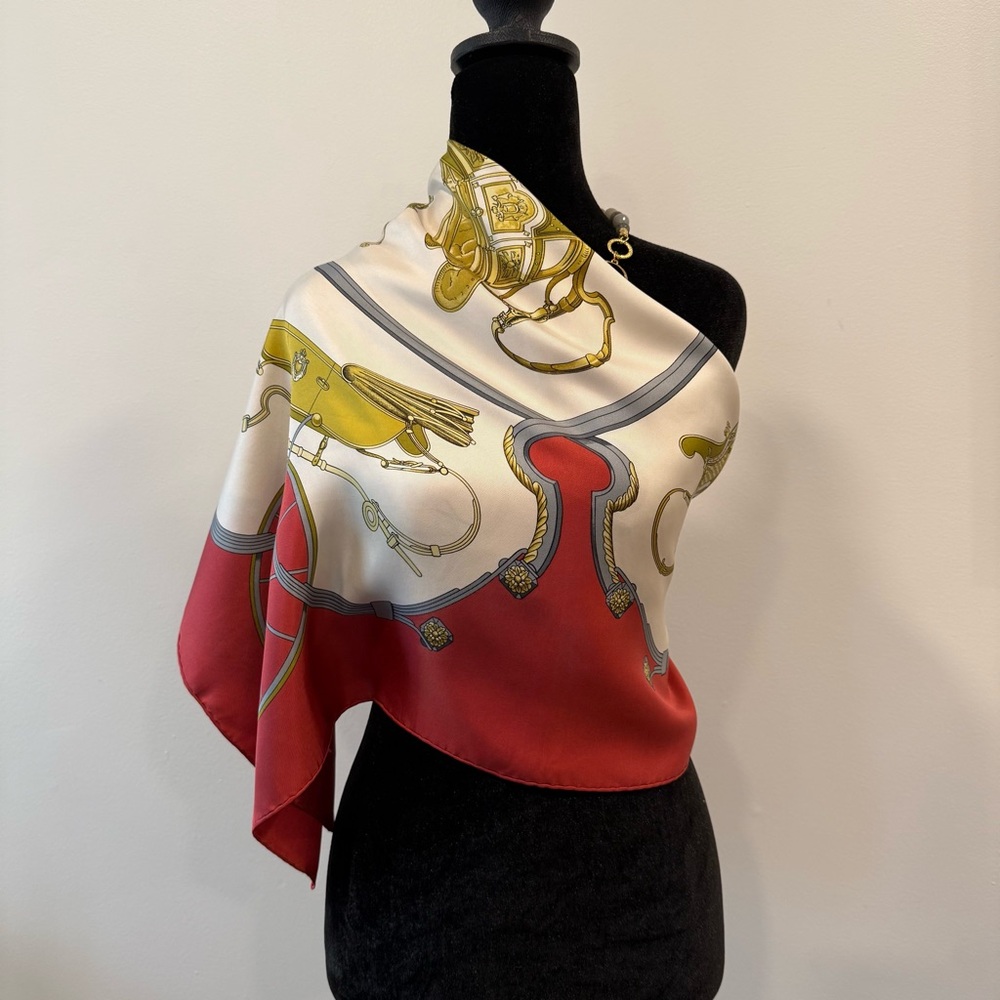 Hermes Silk Scarf 90 Carré Gold Red Equestrian Hand Rolled Made in France - Picture 8 of 10
